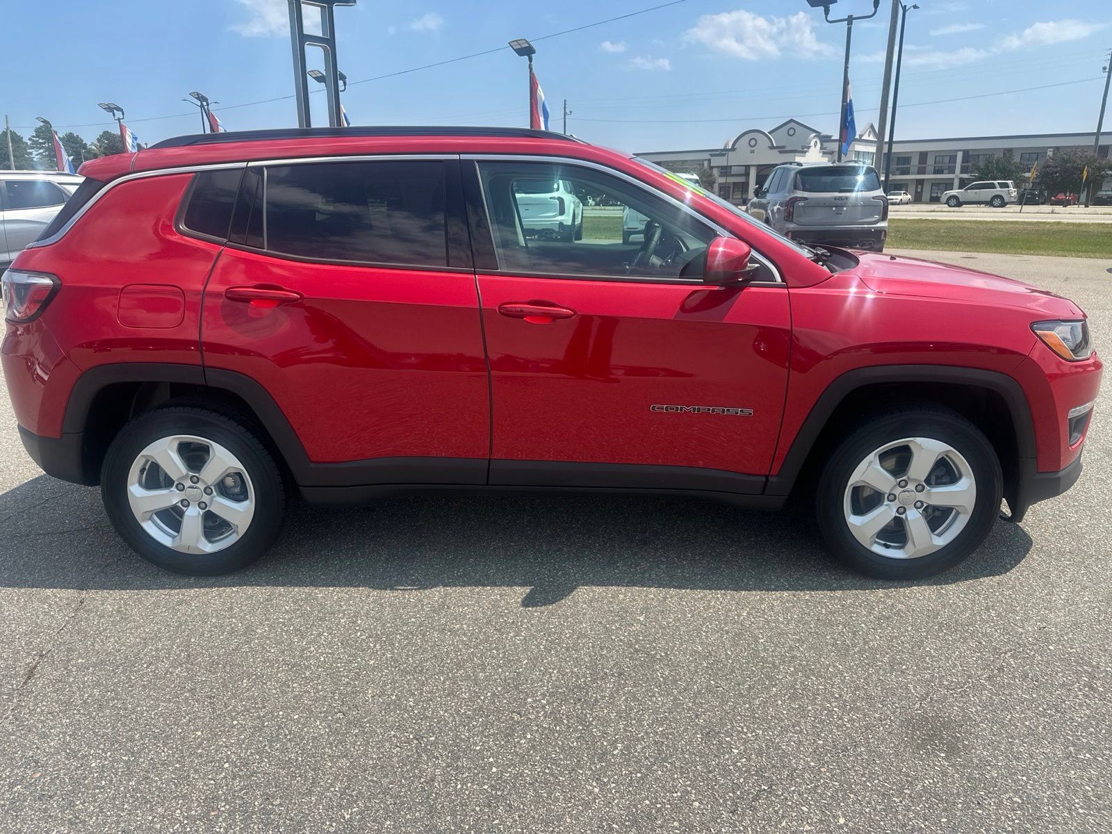Used 2019 Jeep Compass Latitude AWD/4WD image 9