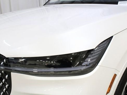 New 2026 Lincoln Nautilus Reserve image 36