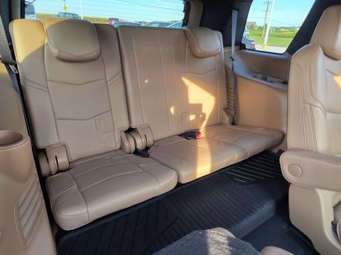 Used 2019 Cadillac Escalade Platinum AWD/4WD image 12