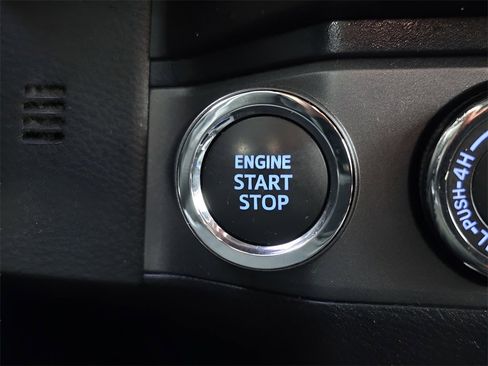 Used 2023 Toyota Tacoma TRD Off-Road w/ TRD Premium Off Road Package image 28