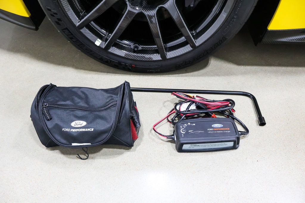 Used 2020 Ford GT Carbon Series RWD image 66