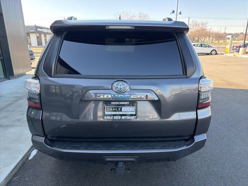 Used 2022 Toyota 4Runner SR5 Premium image 7