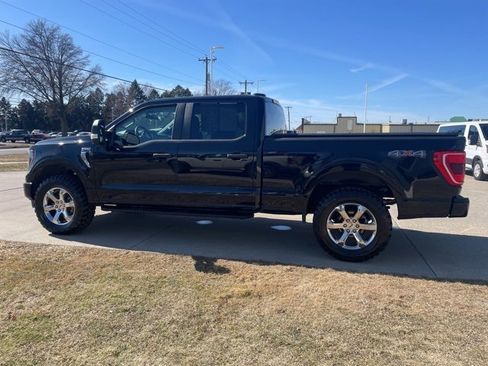 Used 2023 Ford F150 XLT w/ Trailer Tow Package image 4