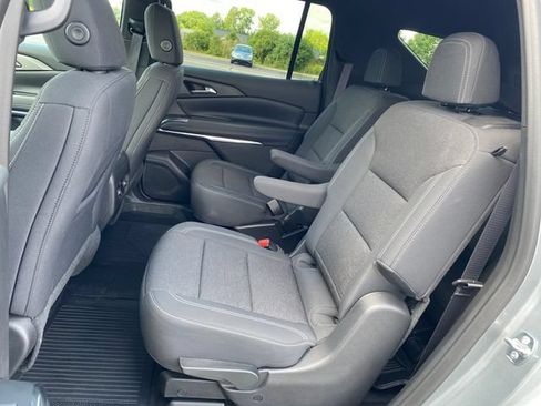 Used 2026 Chevrolet Traverse LT FWD image 19