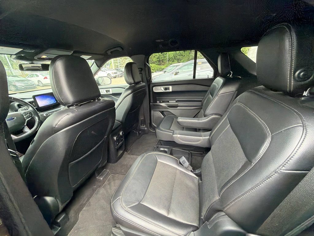 Used 2020 Ford Explorer Limited w/ Hybrid Equipment Group 310A AWD/4WD image 11