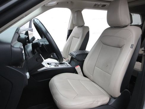 Used 2020 Ford Explorer Limited image 11