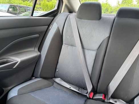 Used 2025 Nissan Versa SV FWD image 37