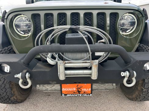 Used 2021 Jeep Wrangler Unlimited Sport AWD/4WD image 3