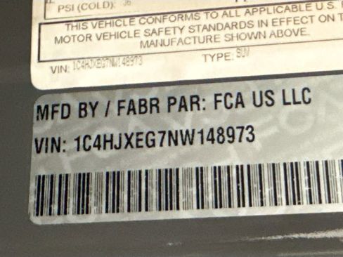 Used 2022 Jeep Wrangler Unlimited Sahara AWD/4WD image 28