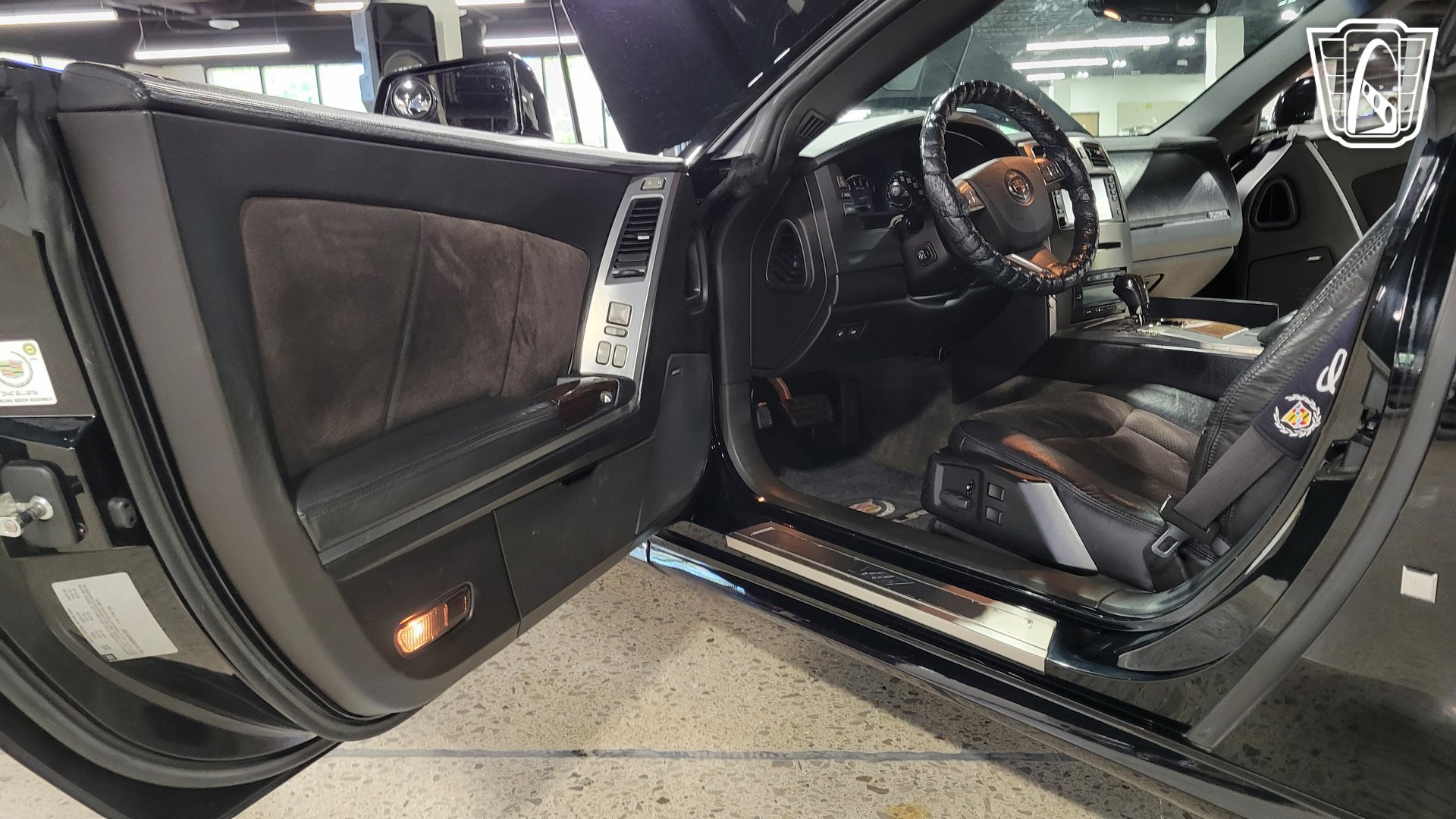 Used 2008 Cadillac XLR V RWD image 14