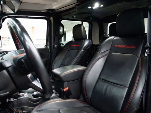 Used 2022 Jeep Gladiator Rubicon w/ Cold Weather Group image 8