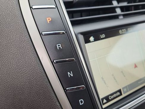 Used 2017 Lincoln MKX Select w/ Select Plus Package FWD image 16
