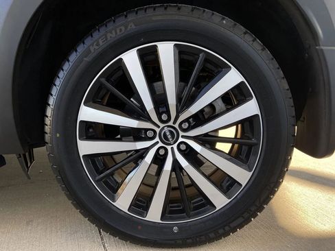 Used 2023 Nissan Pathfinder Platinum w/ Lighting Package (N93) image 9