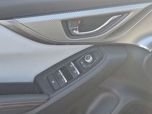 Used 2022 Subaru Crosstrek 2.5i Limited w/ Popular Package #4 image 12