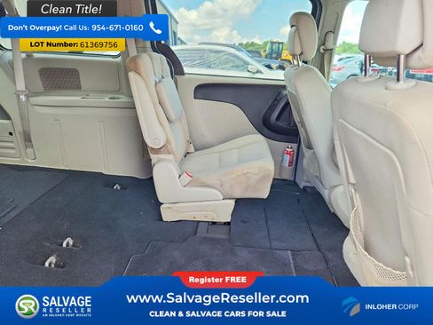 Used 2018 Dodge Grand Caravan SE FWD image 15