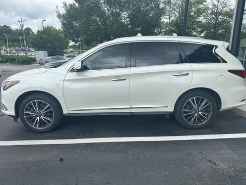 Used 2019 INFINITI QX60 Luxe w/ Sensory Package FWD image 1