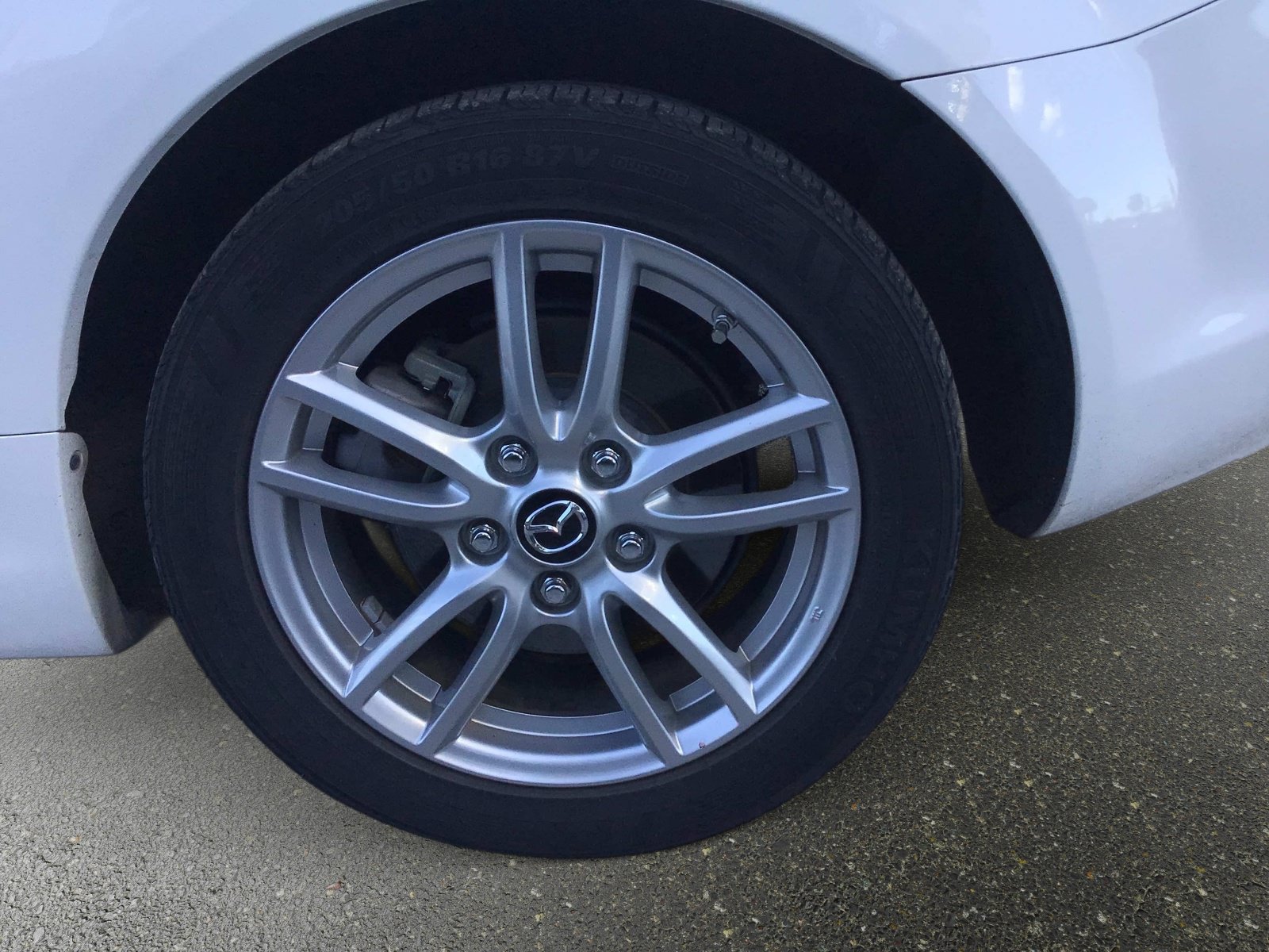 Used 2014 MAZDA MX-5 Miata Sport RWD image 7