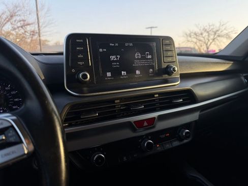 Used 2020 Kia Telluride LX image 17