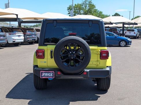Used 2023 Jeep Wrangler Unlimited Sahara w/ Cold Weather Group AWD/4WD image 8