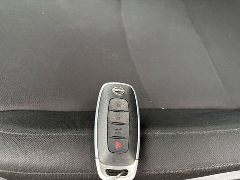 Used 2025 Nissan Sentra S image 21