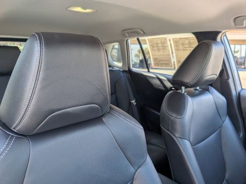 Used 2025 Toyota Corolla Cross XLE FWD image 3
