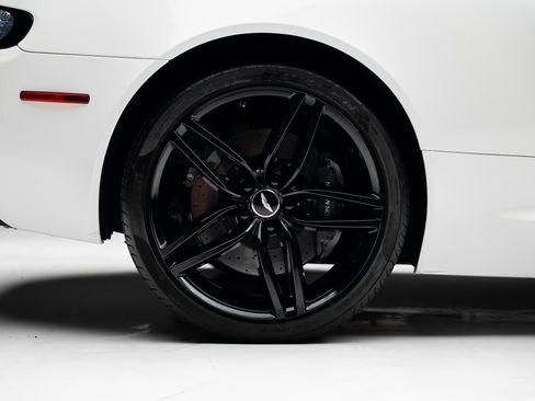 Used 2016 Aston Martin DB9 GT image 40