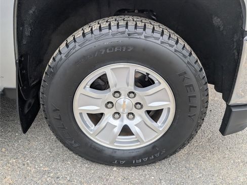 Used 2018 Chevrolet Silverado 1500 LT w/ All Star Edition AWD/4WD image 9
