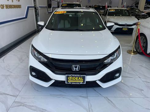 Used 2018 Honda Civic EX image 2