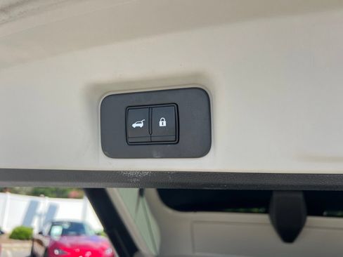 Used 2024 Nissan Ariya FWD image 35