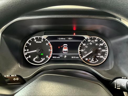 Used 2025 Nissan Rogue S AWD/4WD image 24