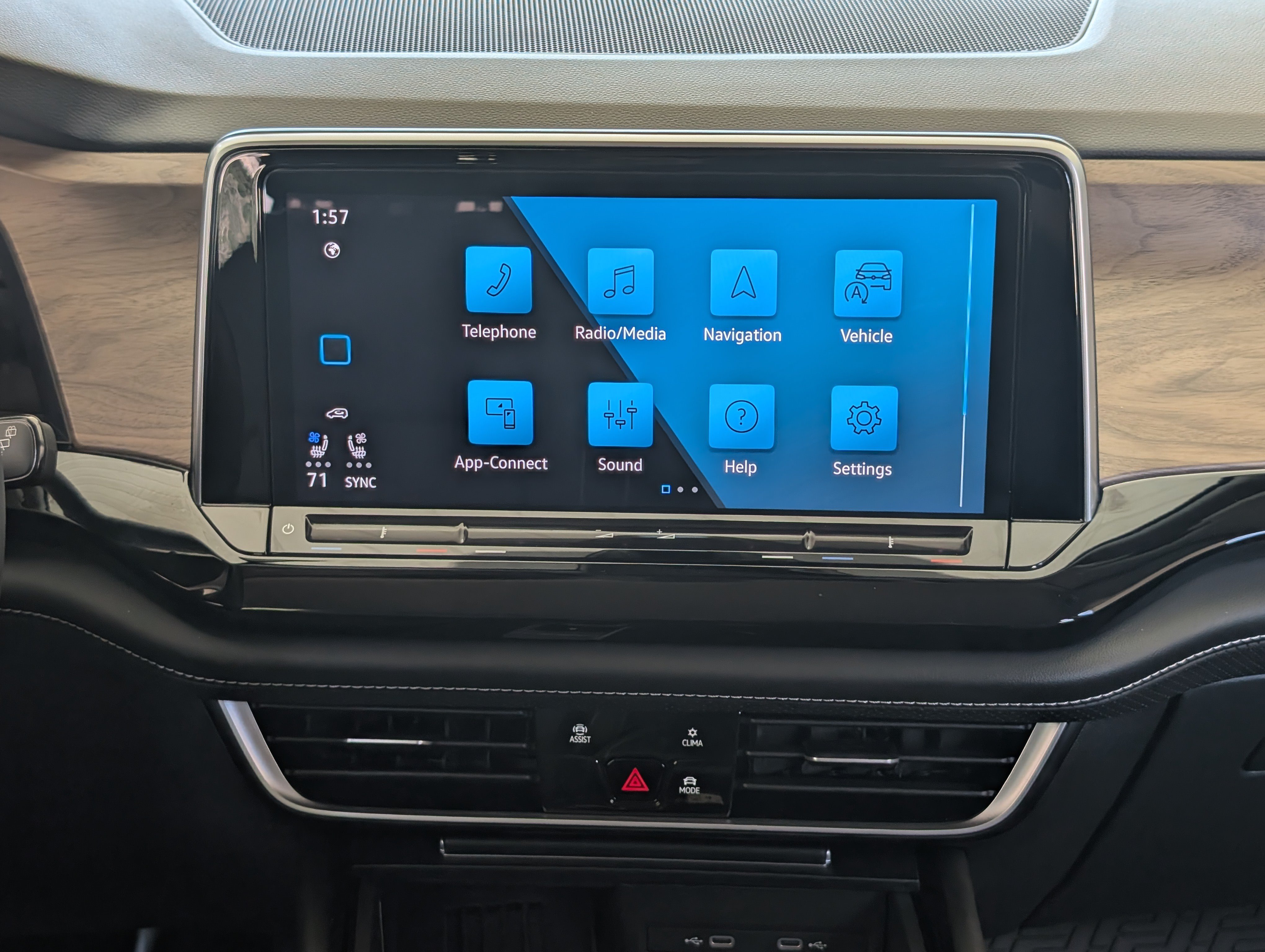 Used 2025 Volkswagen Atlas SE FWD image 29