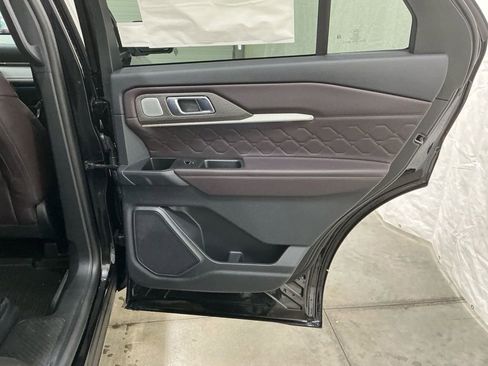 New 2026 Ford Explorer Platinum w/ LUX Leather Package AWD/4WD image 32