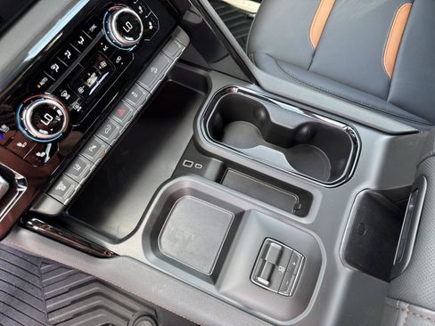 New 2026 GMC Sierra 2500 AT4 w/ AT4 Premium Plus Package AWD/4WD image 28