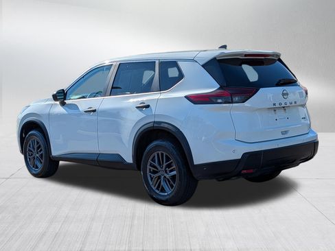 Used 2024 Nissan Rogue S AWD/4WD image 5