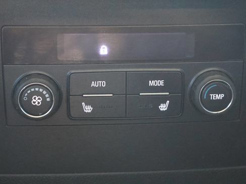 Used 2020 GMC Yukon XL SLT w/ Premium Edition image 23