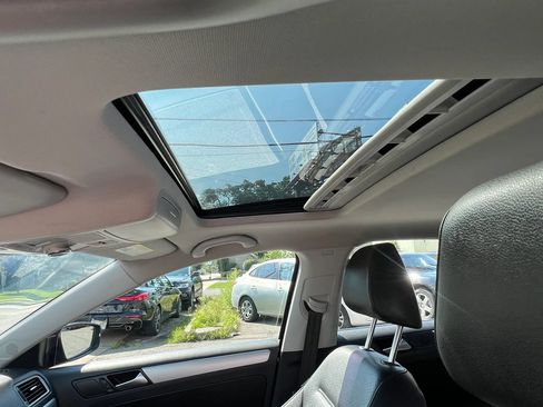 Used 2014 Volkswagen Jetta SE FWD image 23