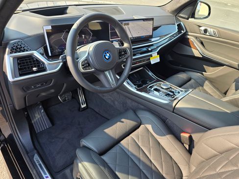New 2026 BMW X5 xDrive50e w/ M Sport Package AWD/4WD image 2