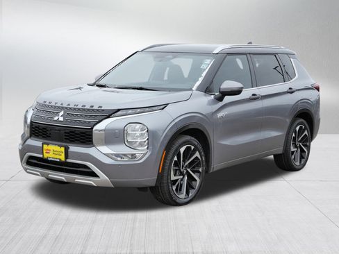 Used 2023 Mitsubishi Outlander SEL image 3