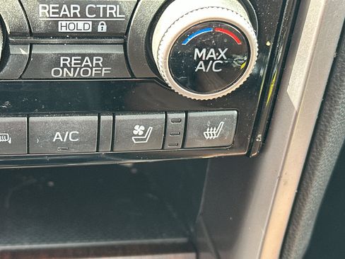 Used 2019 Subaru Ascent Touring image 25