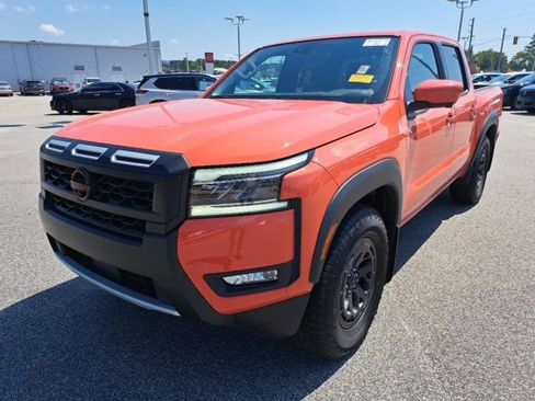 Used 2025 Nissan Frontier Pro-X w/ Pro Convenience Package RWD image 2