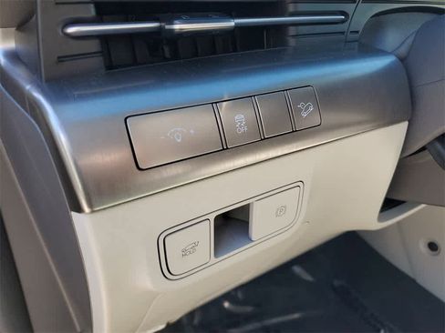 Used 2024 Hyundai Kona Limited image 22