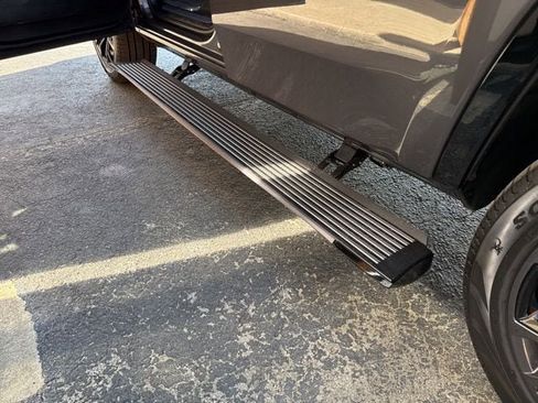 New 2026 Jeep Grand Wagoneer Summit w/ Premium Group III AWD/4WD image 7