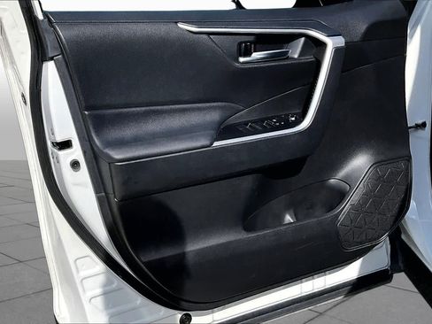 Used 2021 Toyota RAV4 XLE Premium FWD image 22