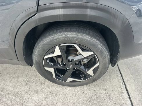 Certified 2024 Kia Seltos EX FWD image 10