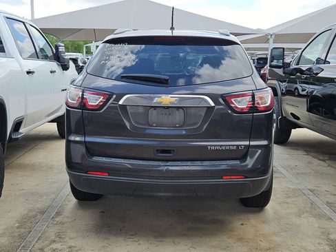 Used 2015 Chevrolet Traverse LT image 3