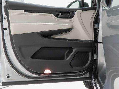 New 2026 Honda Odyssey Touring image 22