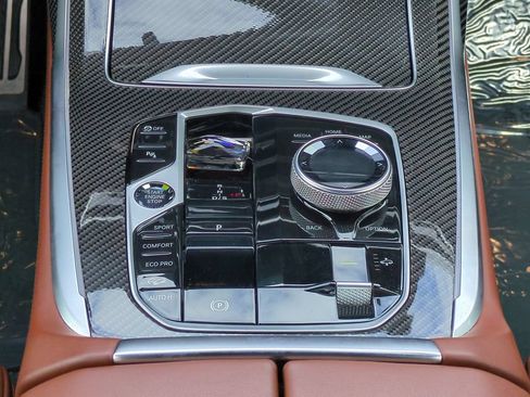 Used 2026 BMW X7 M60i AWD/4WD image 19