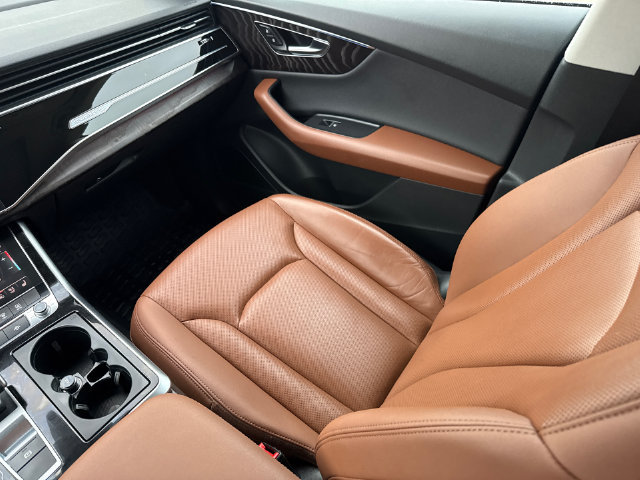 Used 2022 Audi Q8 Premium Plus AWD/4WD image 16