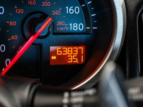 Used 2014 Nissan 370Z Roadster image 14