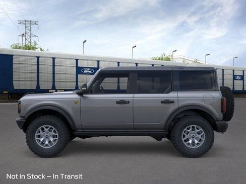 New 2025 Ford Bronco Badlands image 3